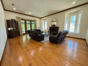 Building Photo - 533 Sierra Madre Ave