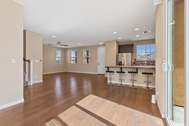 Building Photo - 20833 Grapevine Dr