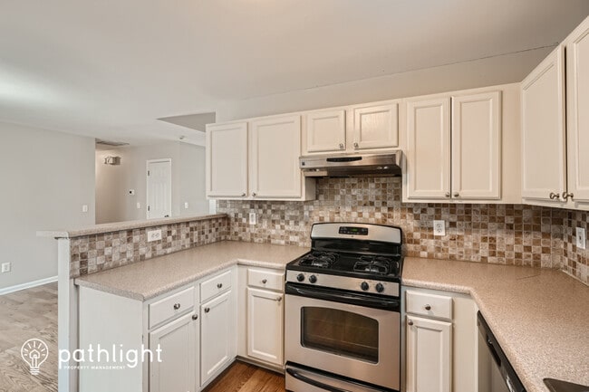 Building Photo - 3160 Brookfield Drive