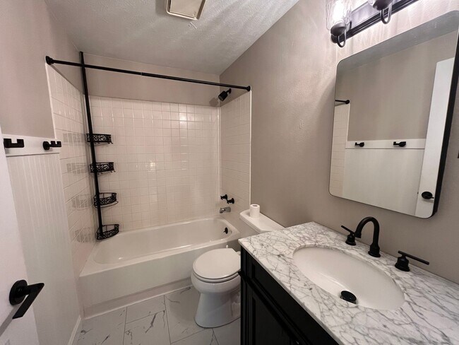 Building Photo - Beautiful Home in West Fort Collins