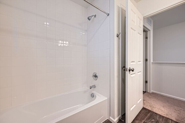 Building Photo - Updated 3-Bed Home with 2-Car Garage in Reunion Metro District