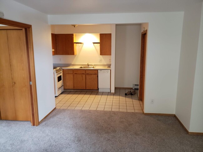 Building Photo - Adorable One Bedroom Condo Available In Ce...