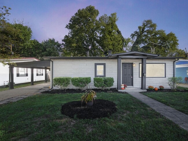 Primary Photo - 452 Stella Ave