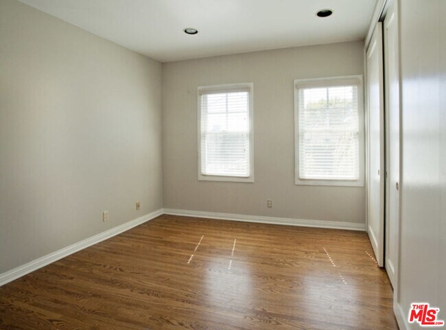 Building Photo - 251 S Citrus Ave