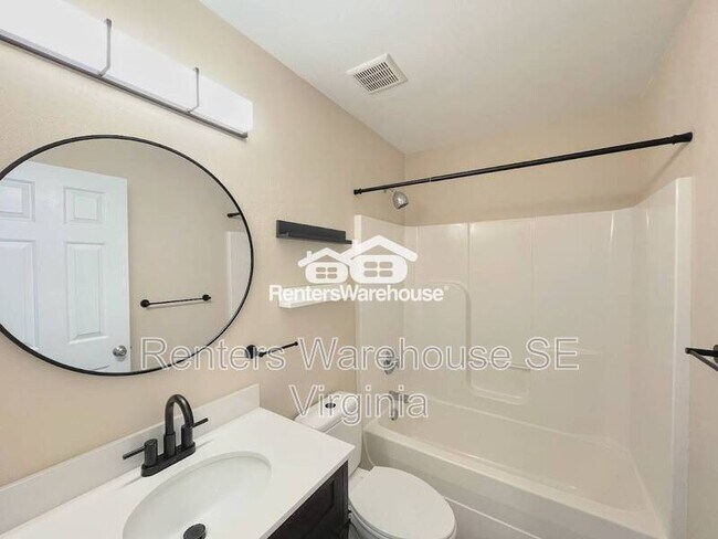 Building Photo - 100 Burnetts Ct