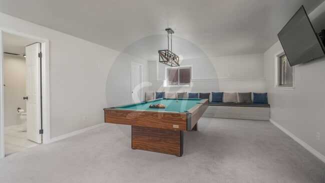 Building Photo - Remodeled Gem in Briargate