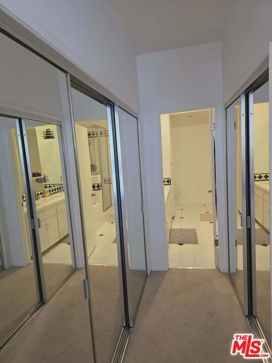 Building Photo - 964 Hancock Ave