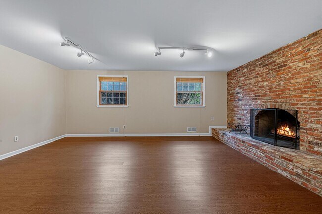 Building Photo - 1322 Cordelia Ct