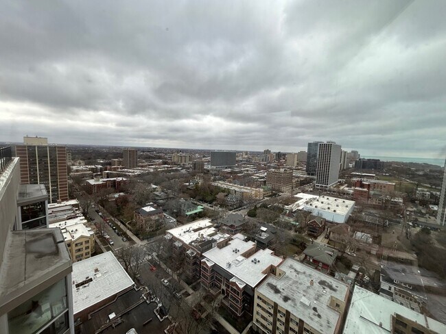 Building Photo - 720 W Gordon Terrace