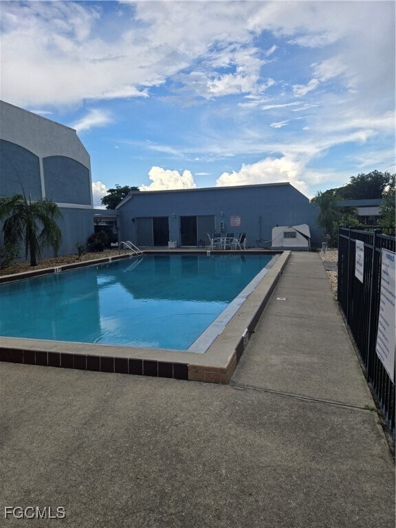 Building Photo - 4513 SW 8th Ct