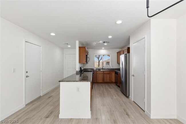 Building Photo - 3245 Aiken Way