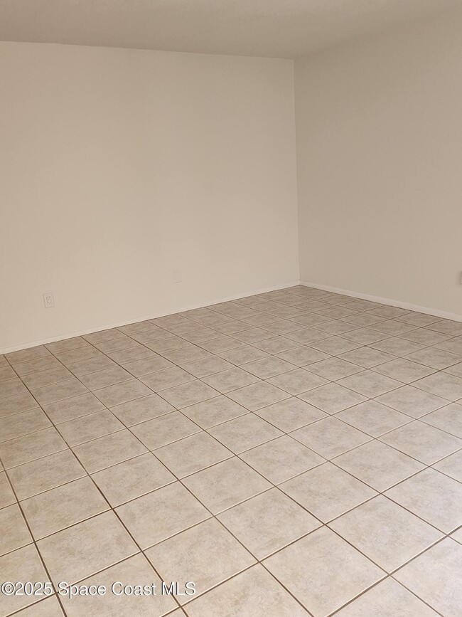 Building Photo - 8732 Croton Ct