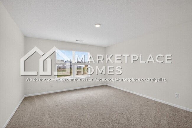 Building Photo - 1067 Evan Ct