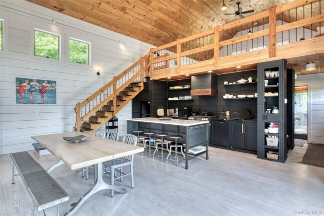 Building Photo - 745 Golf View Ct