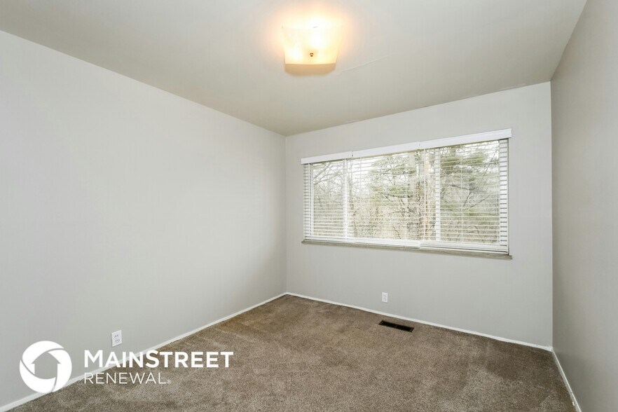 Building Photo - 3665 Hambletonian Dr