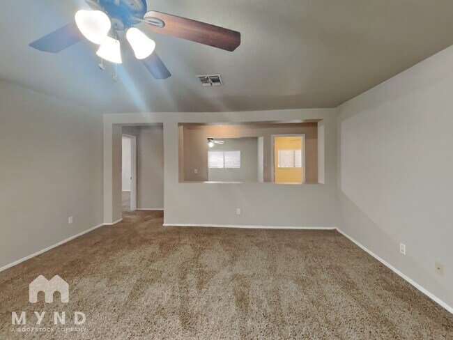 Building Photo - 550 W Kingman Dr