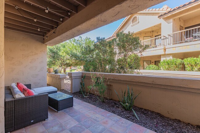 Building Photo - Racquet Club Condo – 1 Bedroom, 1 Bath