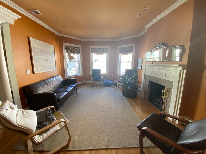 Building Photo - 6 Saint Paul St