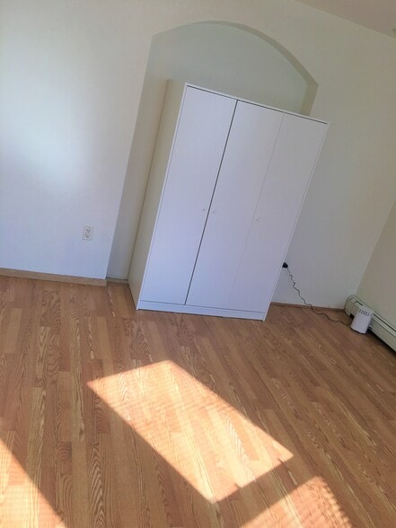 Building Photo - 812 Pavonia Ave