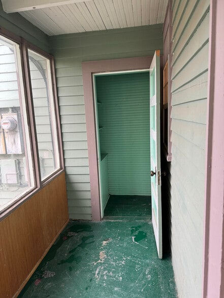 Building Photo - 1838 Phillips Ave