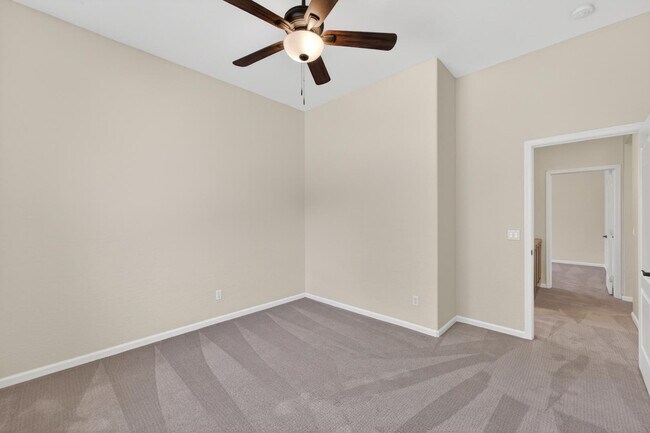 Building Photo - 4385 S Crosscreek Dr