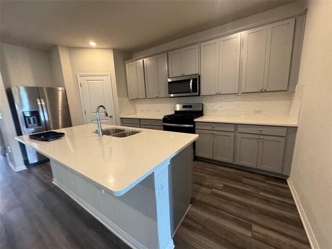 Building Photo - 6400 Rounded Pebble Ln