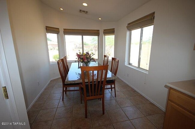 Building Photo - 8851 N Palo Verde Bluffs Pl