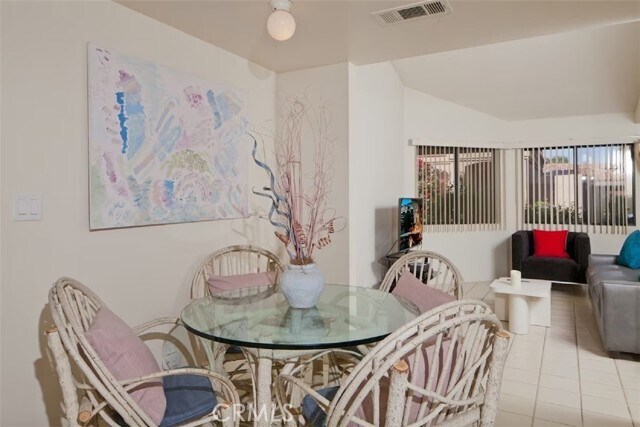 Building Photo - 38613 Wisteria Dr