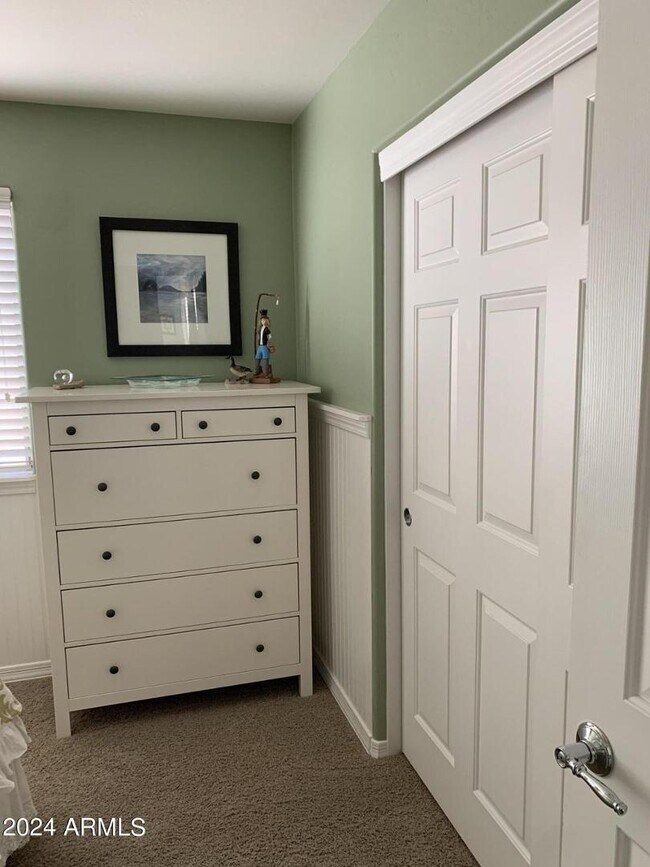 Building Photo - 1940 W Faria Ln