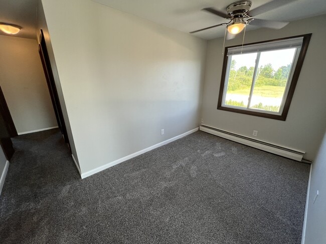Building Photo - Grand Island Manor