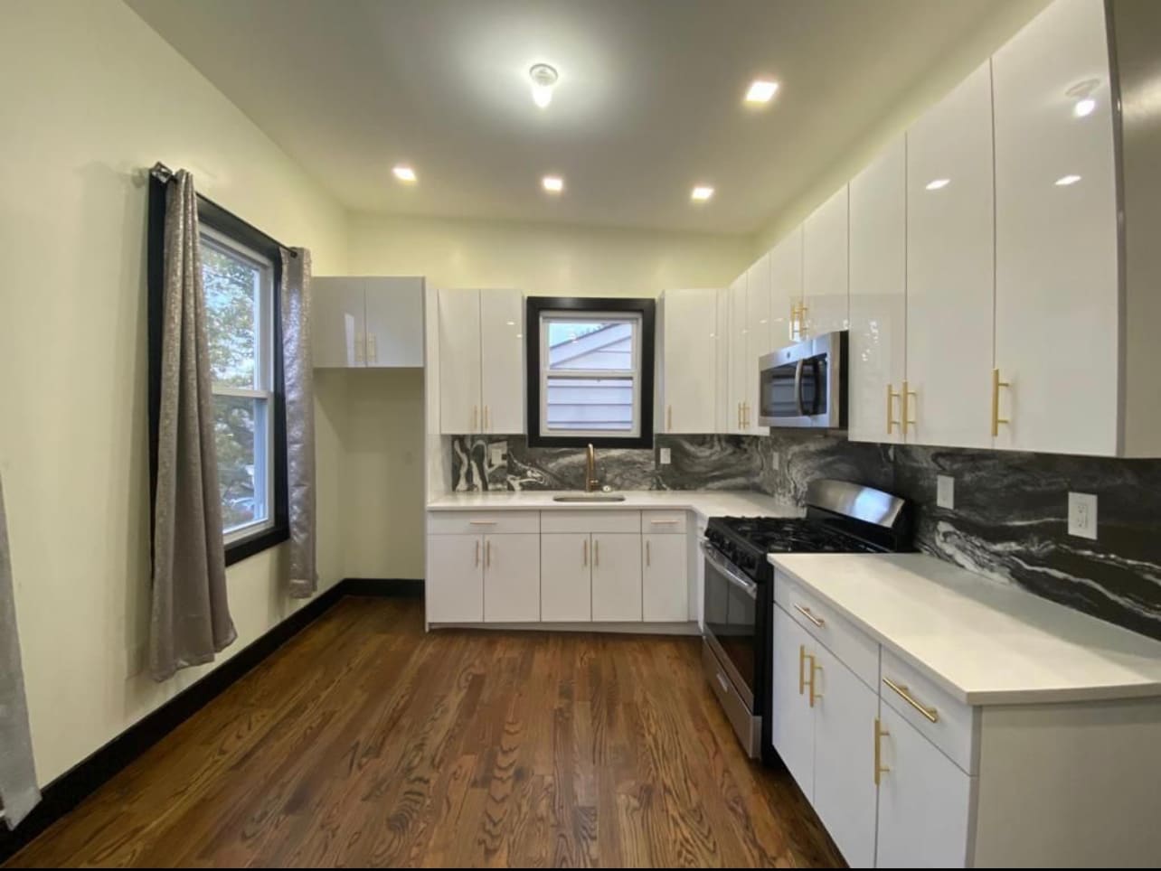 Unit 3 - 77 Vroom St