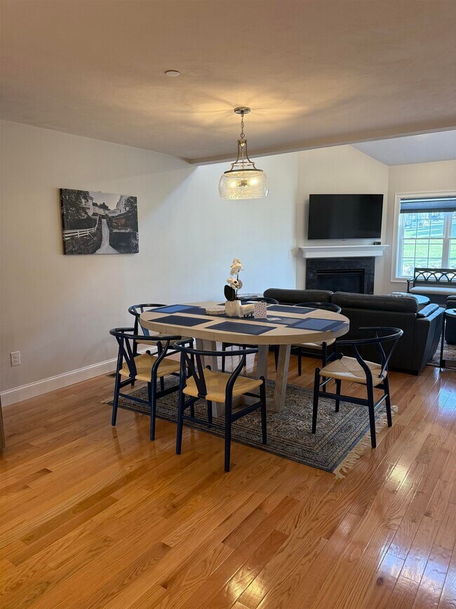 Building Photo - 114 Brook Hl