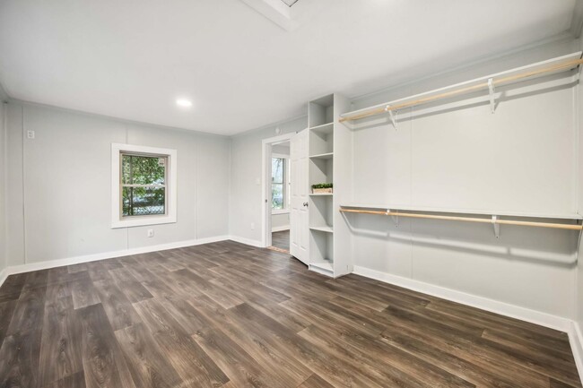 Building Photo - 3204 1/2 Lyons Ave - 3105 Dittman Ct
