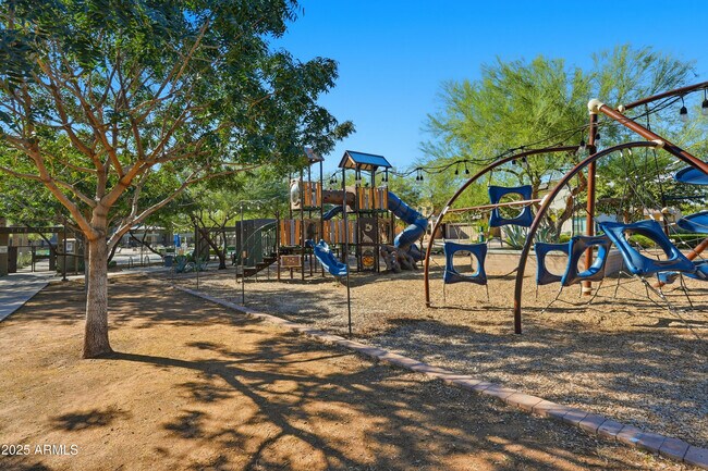 Building Photo - 1973 W Kinfield Trail