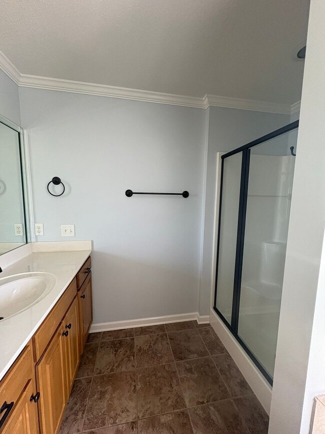 Building Photo - 4 Bedroom 3 Bath House