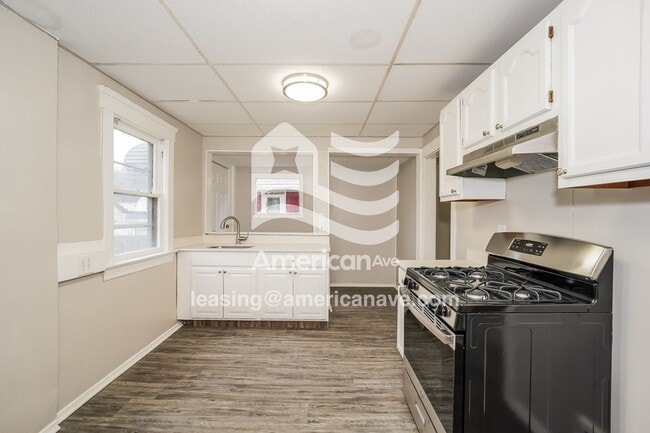 Building Photo - 2117 W 85th St