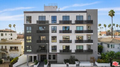 Building Photo - 927 Fedora St