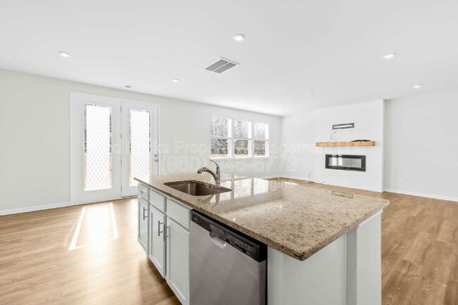 Building Photo - 2128 Blue Sky Mdws Dr