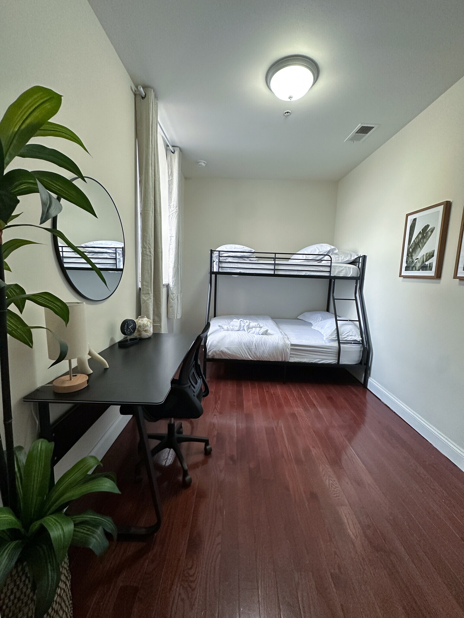 Building Photo - 207 N 11th St