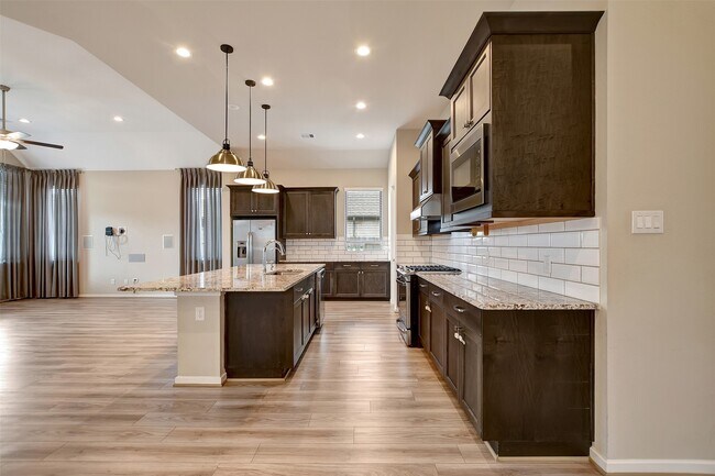 Building Photo - 21131 Melshell Dr