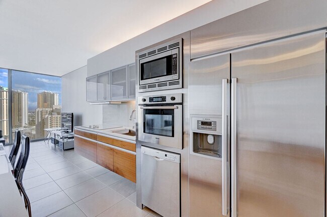 Building Photo - Veer Towers 1704E-One Bedroom Fully Furnis...