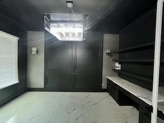 Building Photo - 960 Nours Cir SE