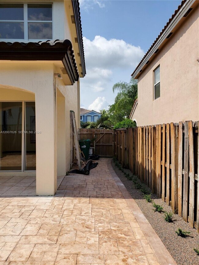 Building Photo - 13952 SW 153rd Terrace