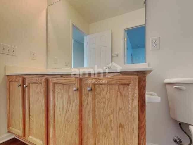 Building Photo - 6923 Babbling Brook Ln