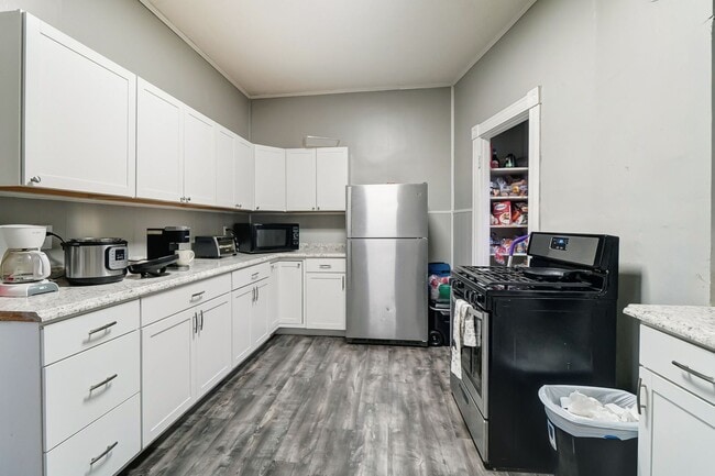 Building Photo - Large Clifton House For 2026-2027!