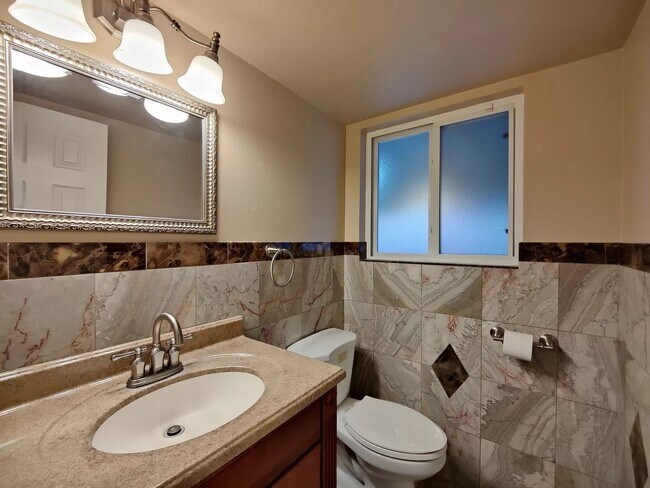 Building Photo - 16456 E Kentucky Ave