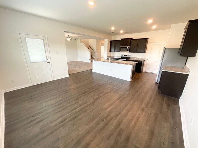 Building Photo - Lovely 2-story 4 bedroom/2.5 bath home in cul-de-sac: easy commute to Ft. Sam Houston, BAMC, and ...