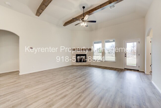 Building Photo - 4 BEDROOM CAPITAL HOME IN SAND SPRINGS!!!