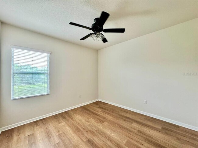Building Photo - 9614 Oak Glade Ave