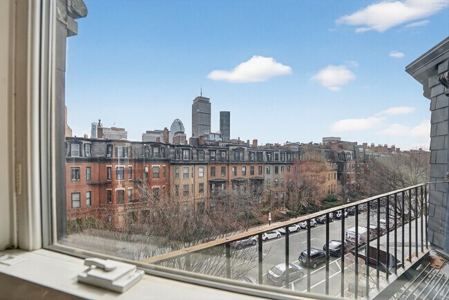 Building Photo - 290 Beacon St